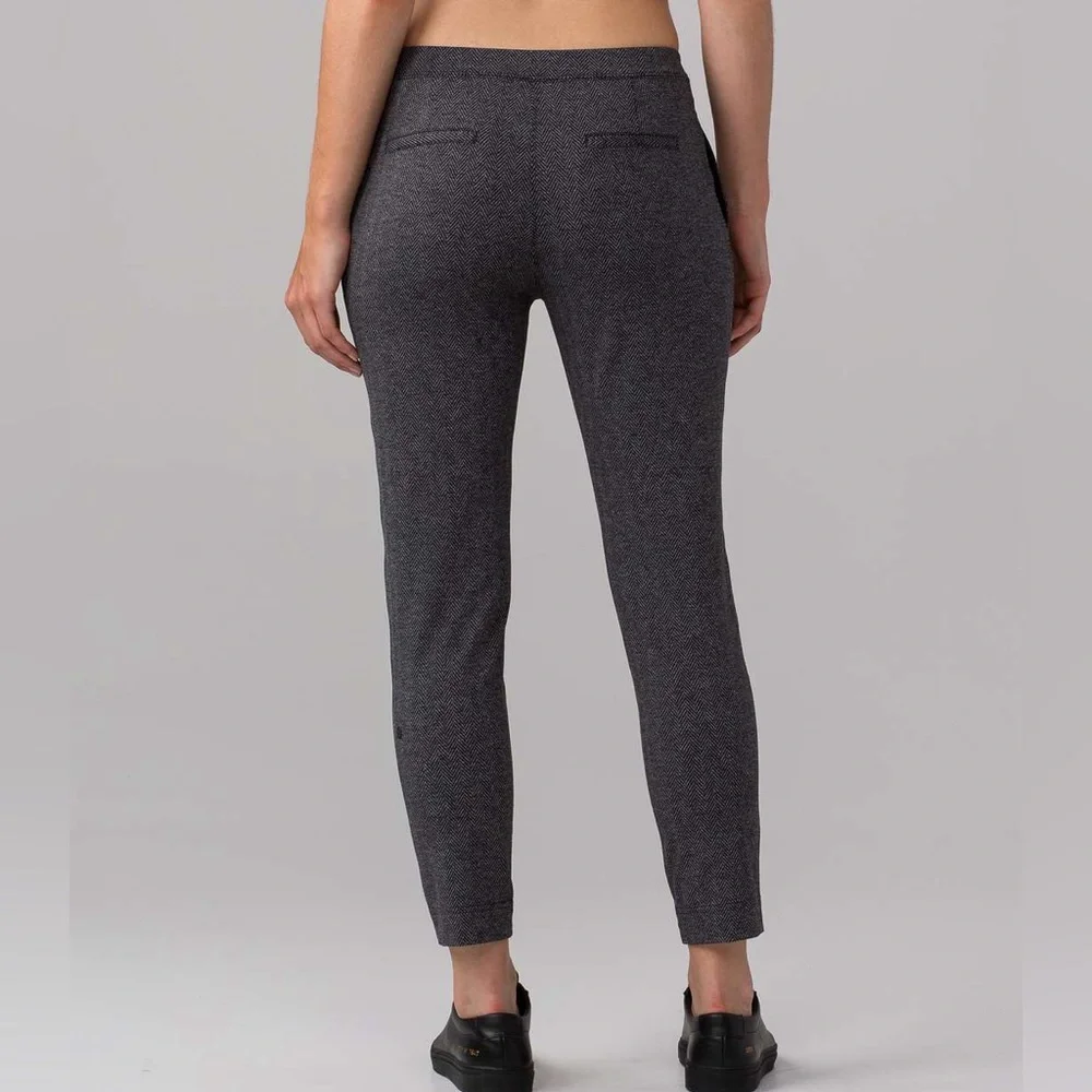 Lululemon Athletica Jet Crop Slim Giant Herringbone Black Heathered Pants Size S